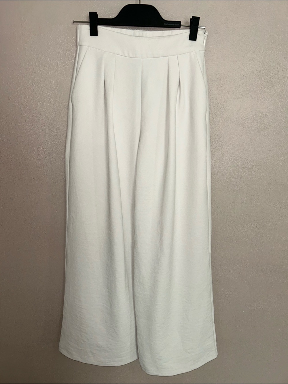 Abercrombie & Fitch White High-Rise Wide Leg trousers
